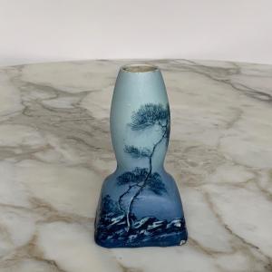 Vase par Jérôme Massier Fils Vallauris AM fond bleu bord de mer 