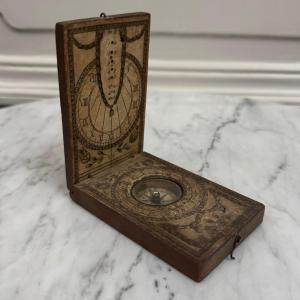 Cadran solaire de poche portatif en bois XVIIIe