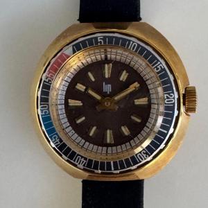 Vintage Waterproof Lip Watch