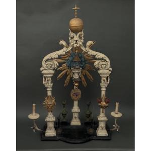 Autel maçonnique XIXe en bois sculpté polychrome 