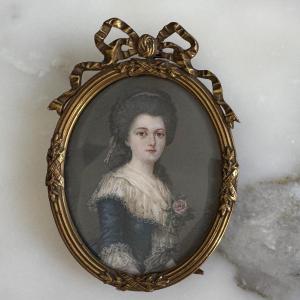 Miniature peinte à la main représentant une femme du XVIIIe par V. Pille