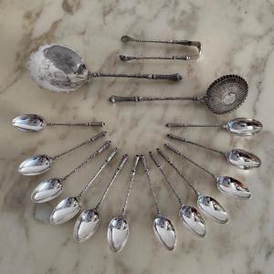 19th-century Solid Silver Dessert Set With Naturalistic Chased Handles