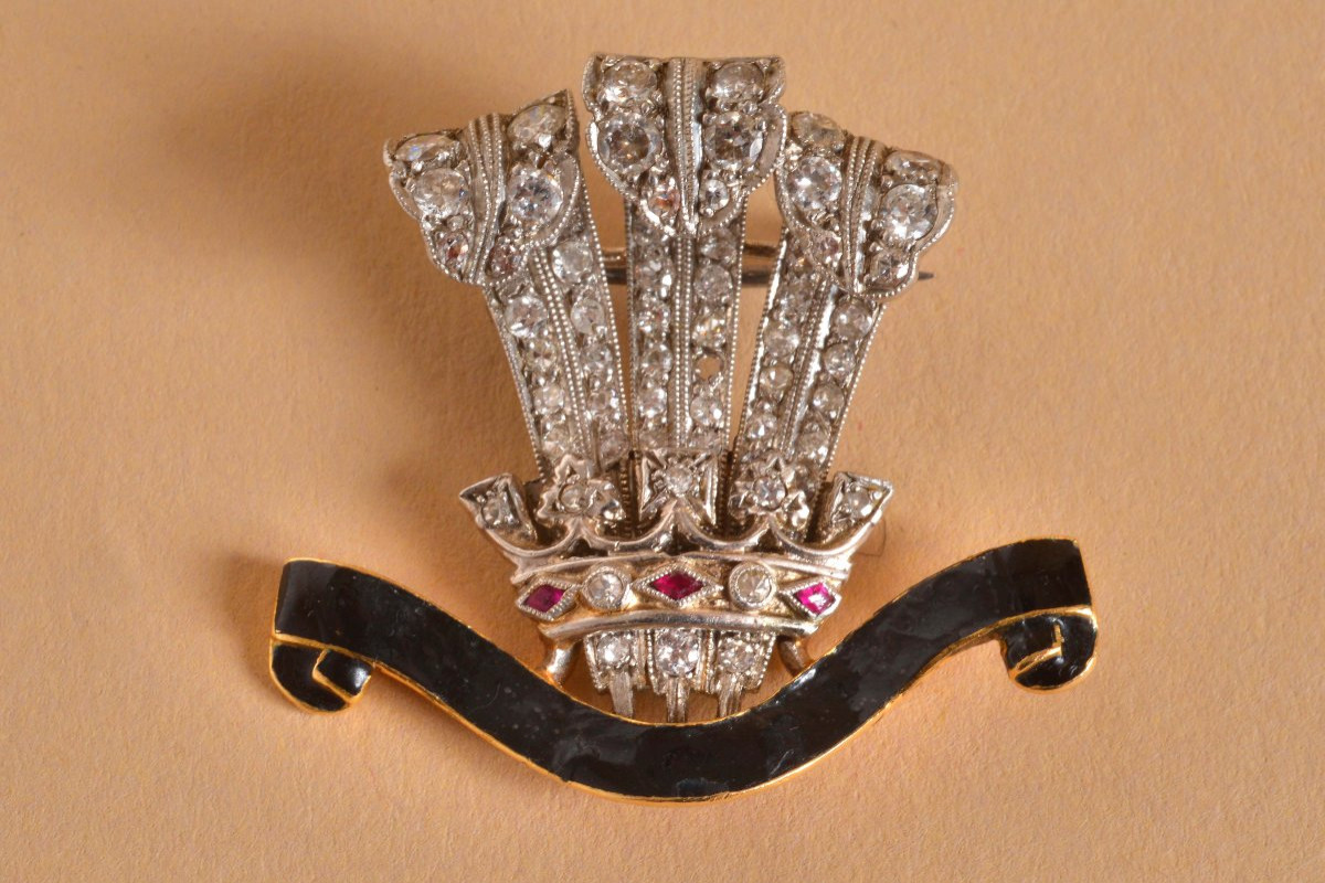 Prince Of Wales Brooch – Gold, Platinum, Diamonds And Enamelled Rubies-photo-2