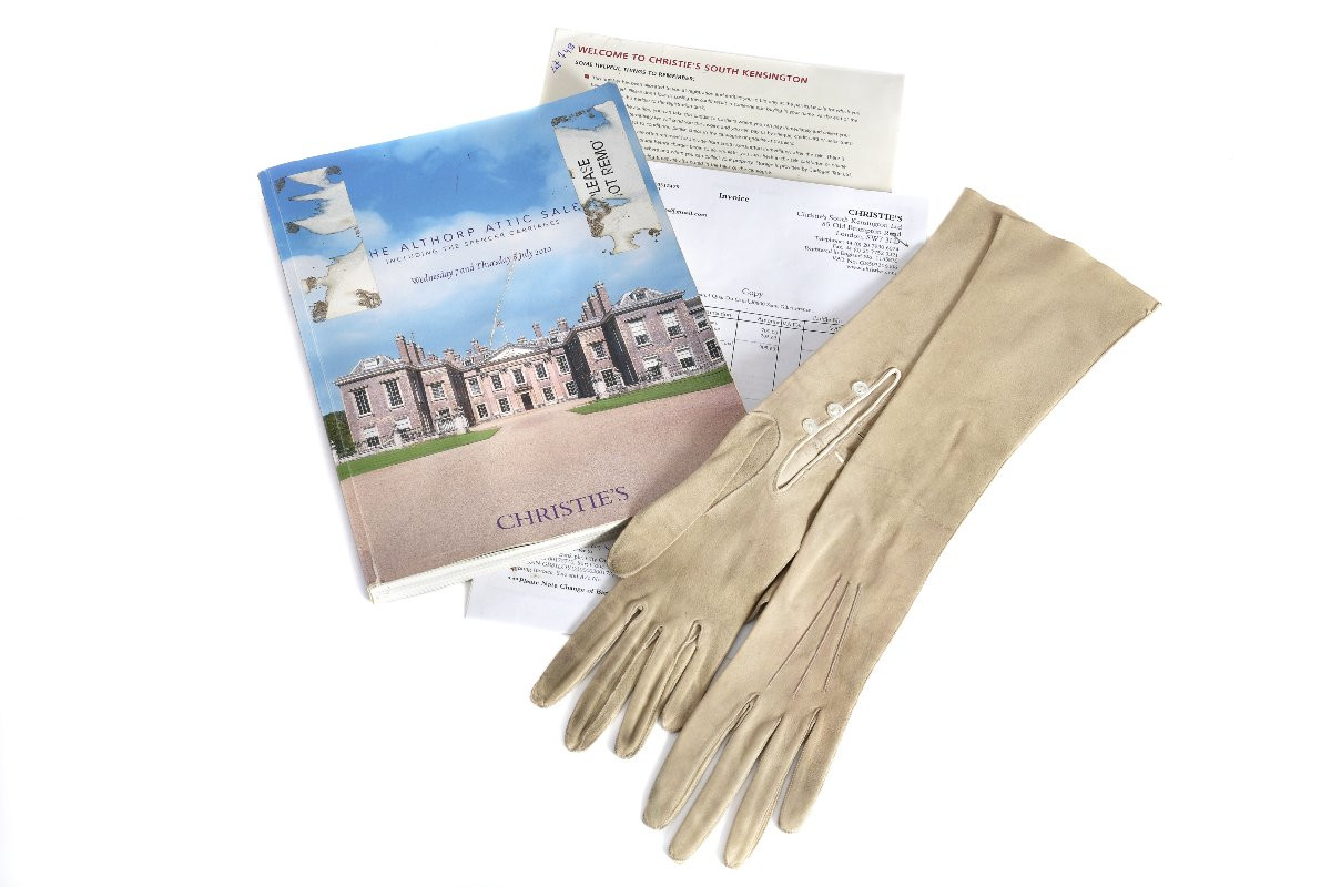 Lady Diana's Gloves-photo-2