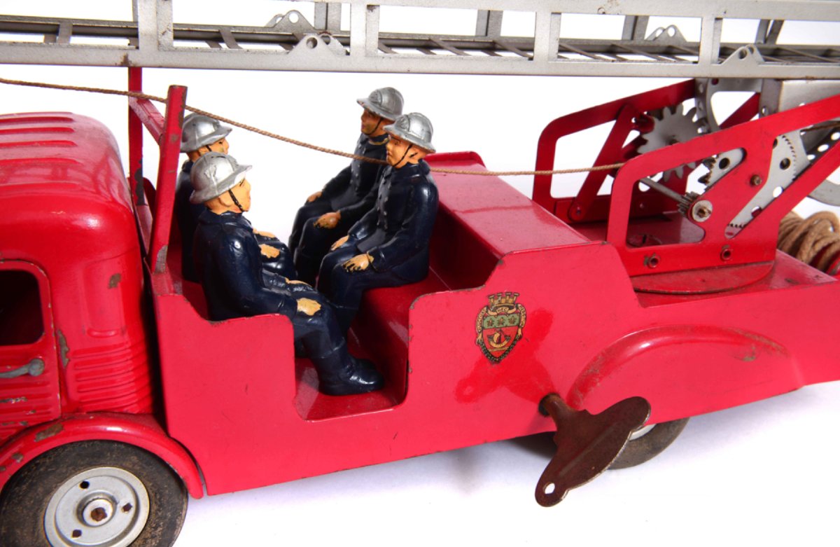 Jrd Fire Truck With 4 Figures-photo-3