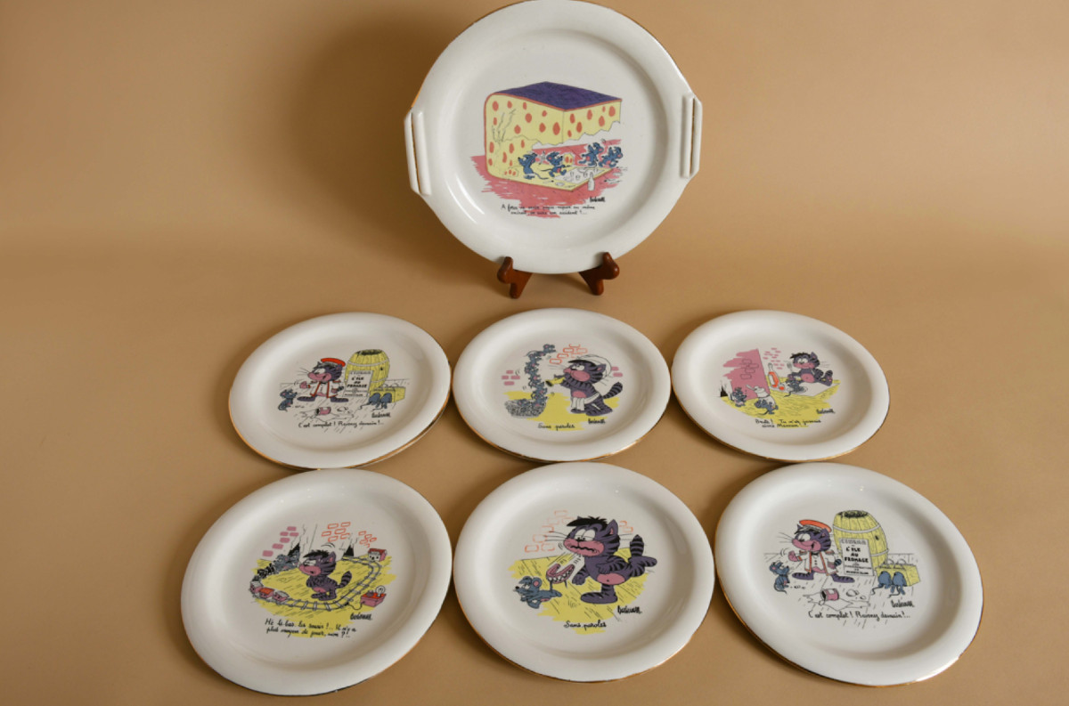 Illustrated Vintage Cheese Set