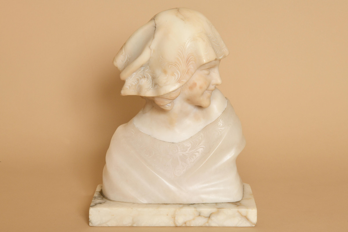 Buste de jeune fille en albâtre.