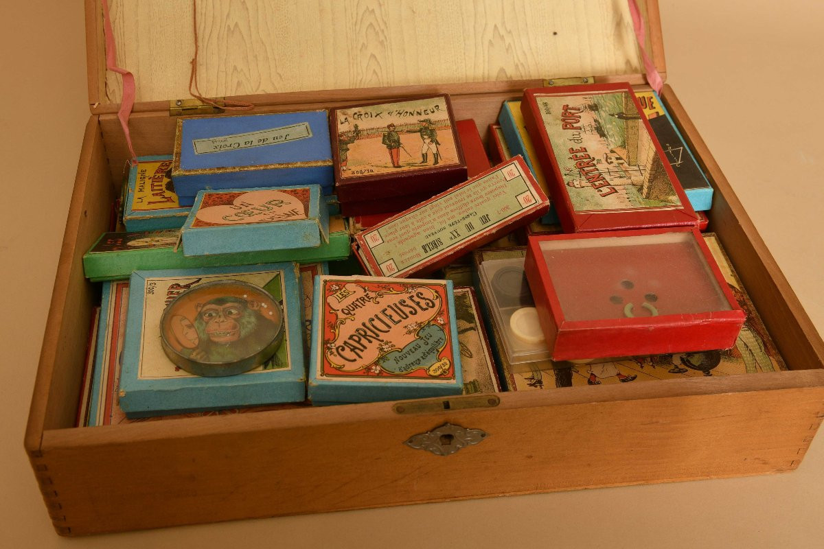 Box Of Several Late 19th Century Games-photo-3