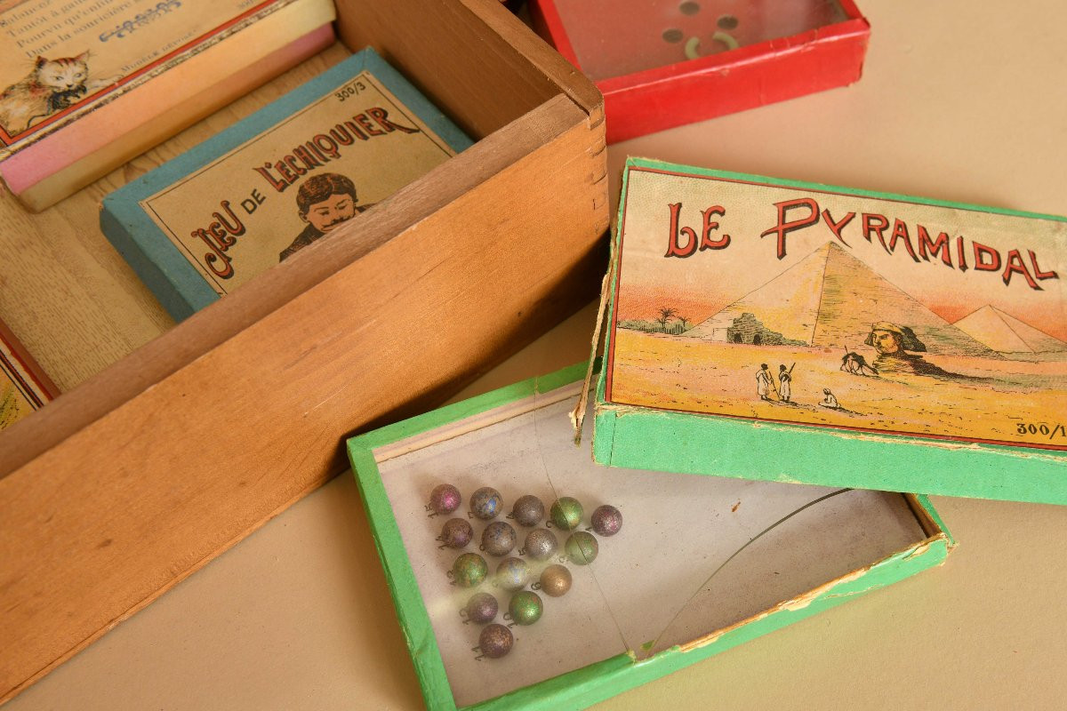 Box Of Several Late 19th Century Games-photo-4