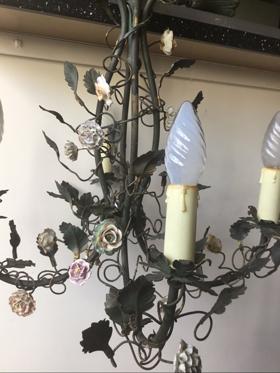 Small Chandelier In Painted Sheet Metal And Porcelain Flowers-photo-3