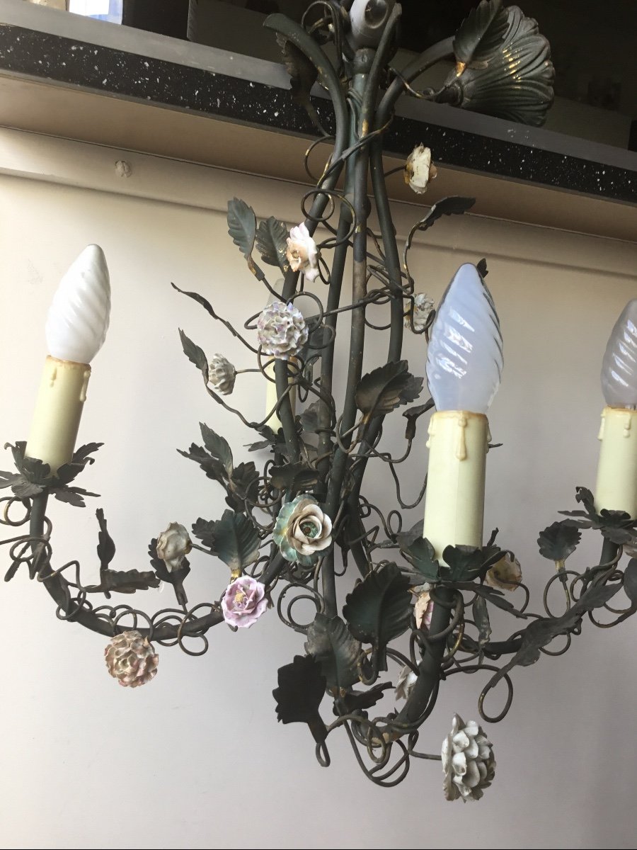 Small Chandelier In Painted Sheet Metal And Porcelain Flowers-photo-1