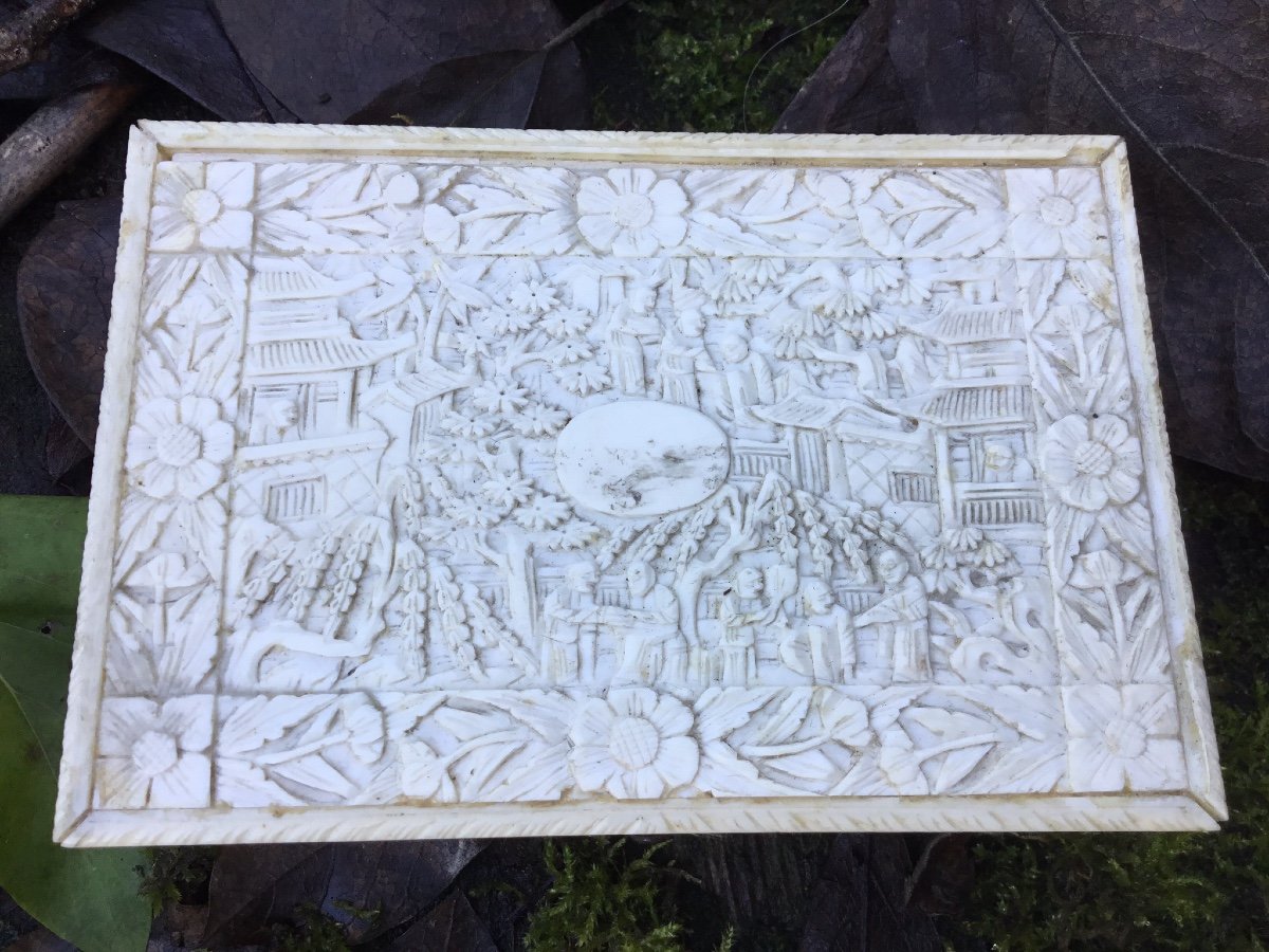 Chine, Province De Canton, XIXème Siècle, Coffret En Ivoire Finement Sculpté-photo-3