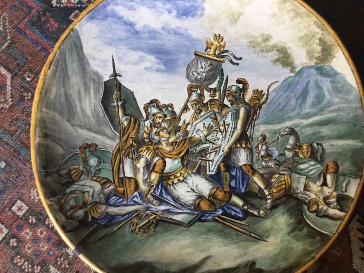 Tres Grand Plat Rond à Décor Polychrome d'Une Scène De Bataille 47 Cm-photo-3