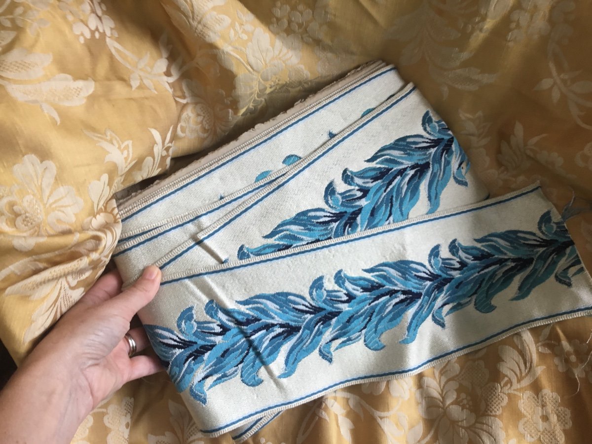 Wide 13 Cm Gallon Decorated With Foliage-photo-4