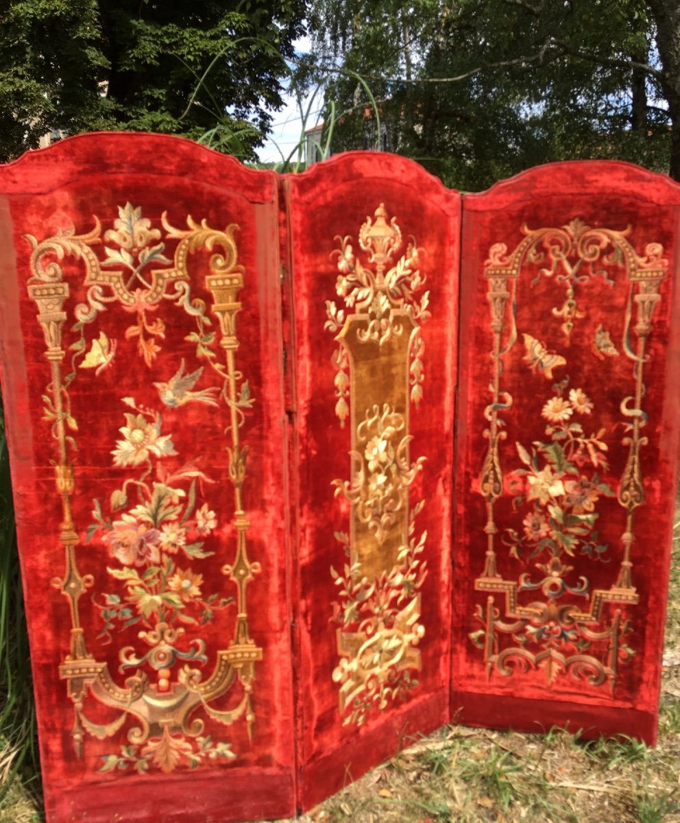 Screen Three Leaves In Red Velvet With Embroidered Decor-photo-2