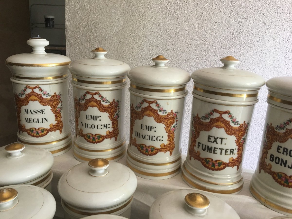 Collection Of 20 Faience Pharmacy Pots-photo-2