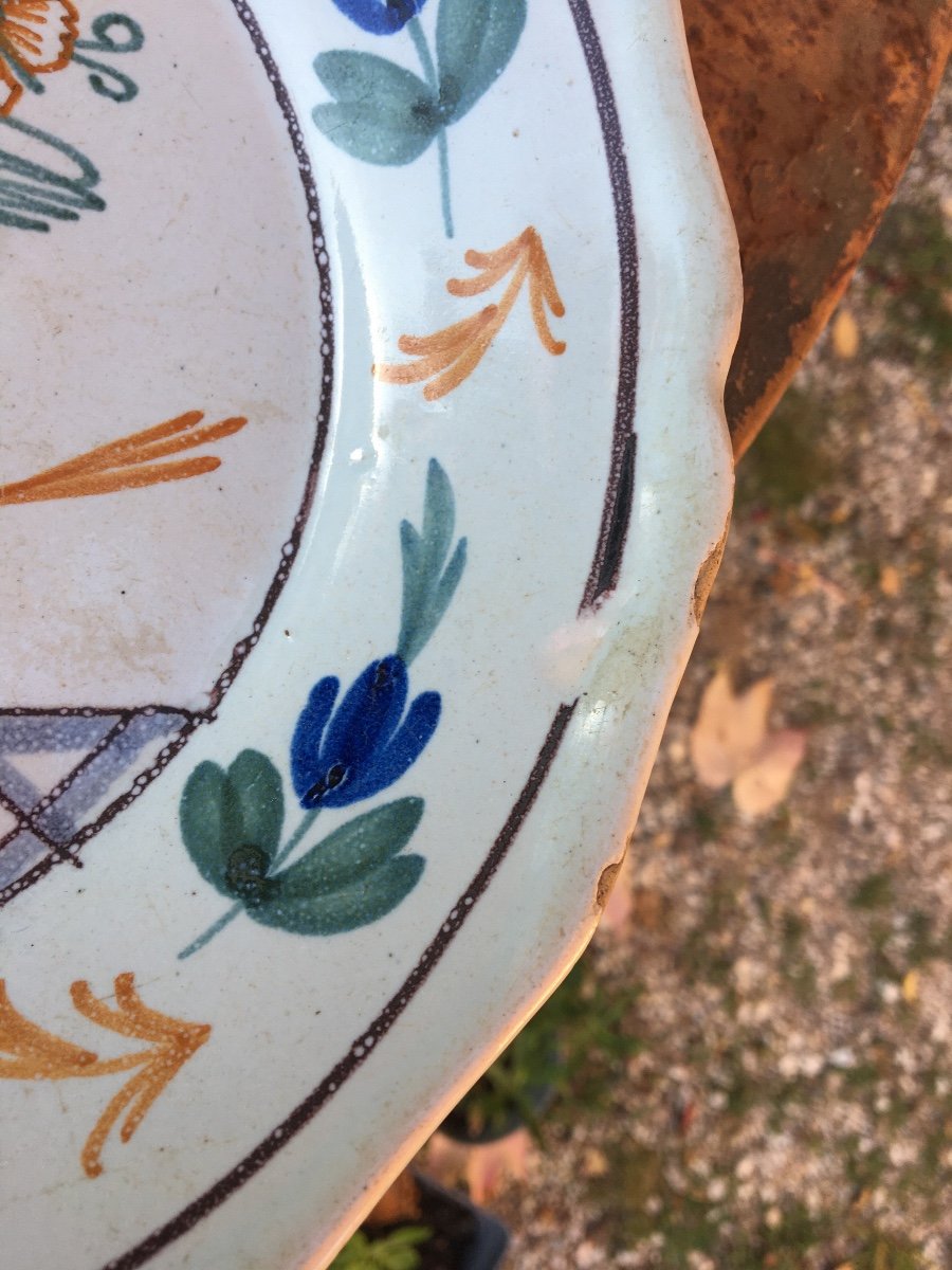 18th Century Earthenware Plate-photo-2