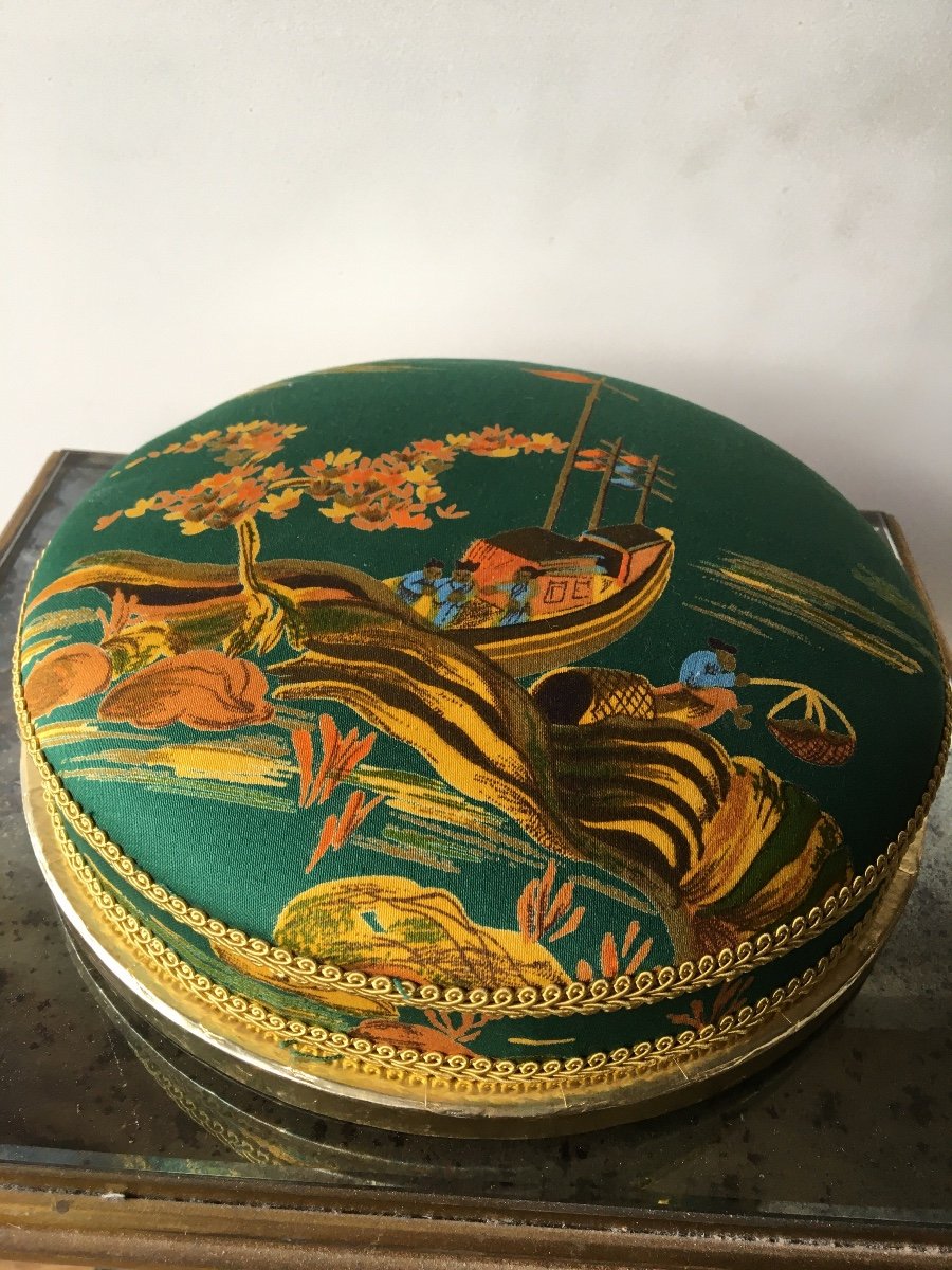 Dragee Box With Chinoiserie Decor-photo-3