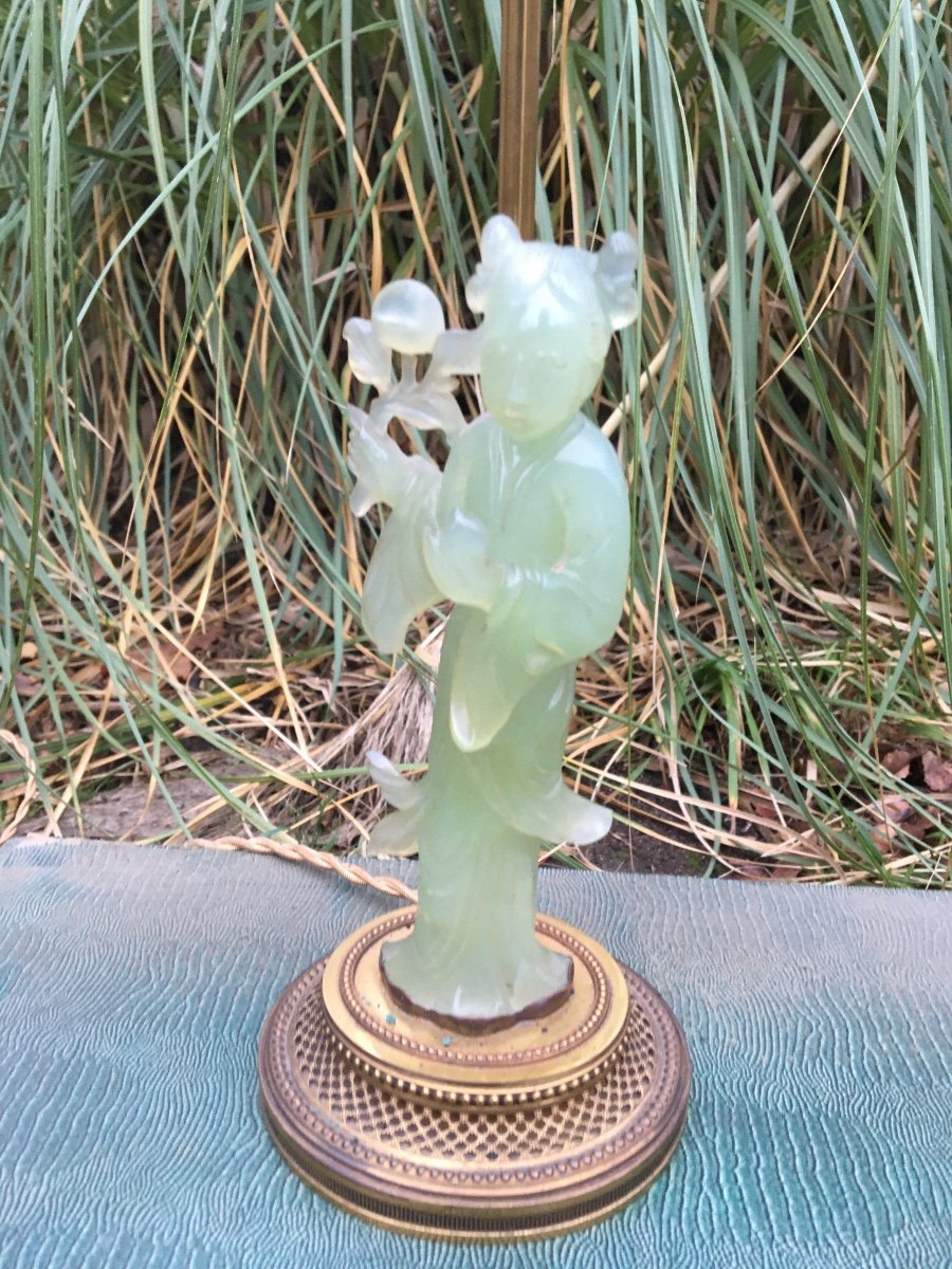 Lampe " Femme De Cour Chinoise" En Jade Vert Translucide Sur Socle-photo-3