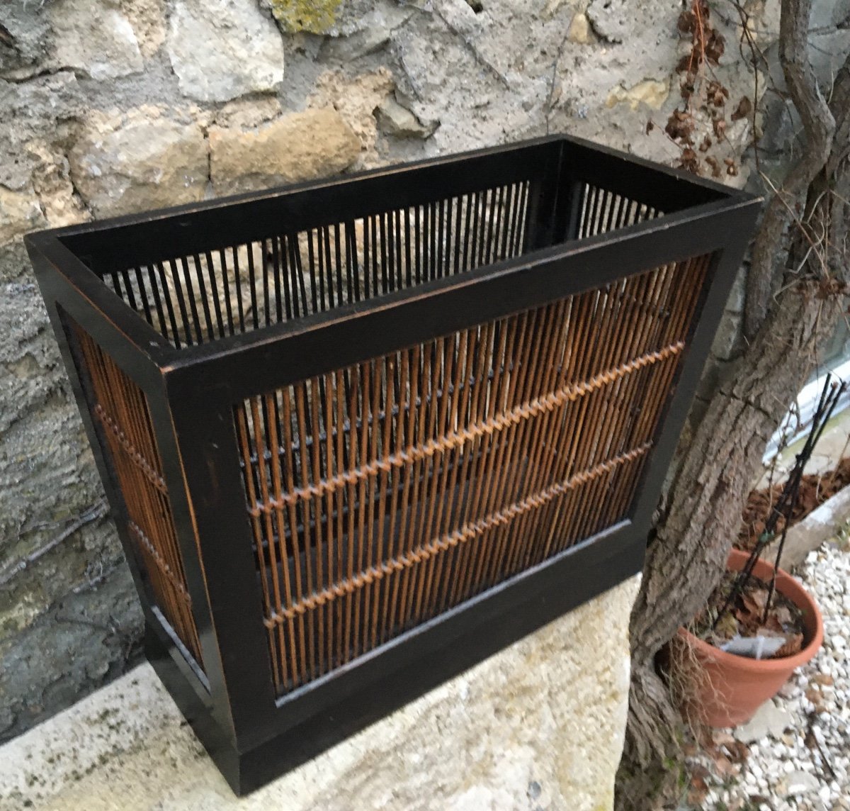 Wooden And Woven Wicker Magazine Rack-photo-8