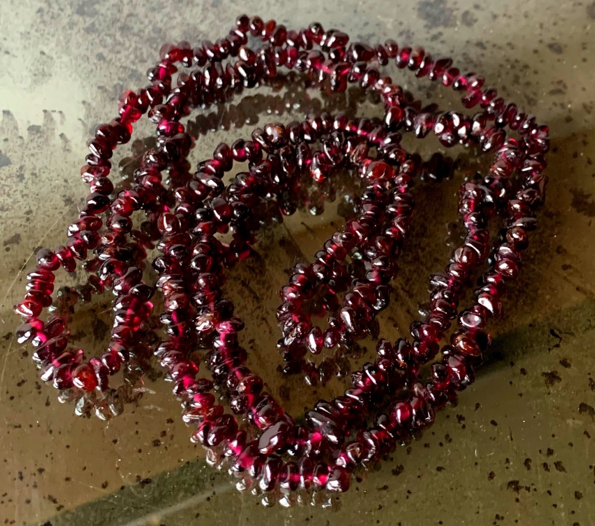 Collier , Sautoir,  En Grenats 