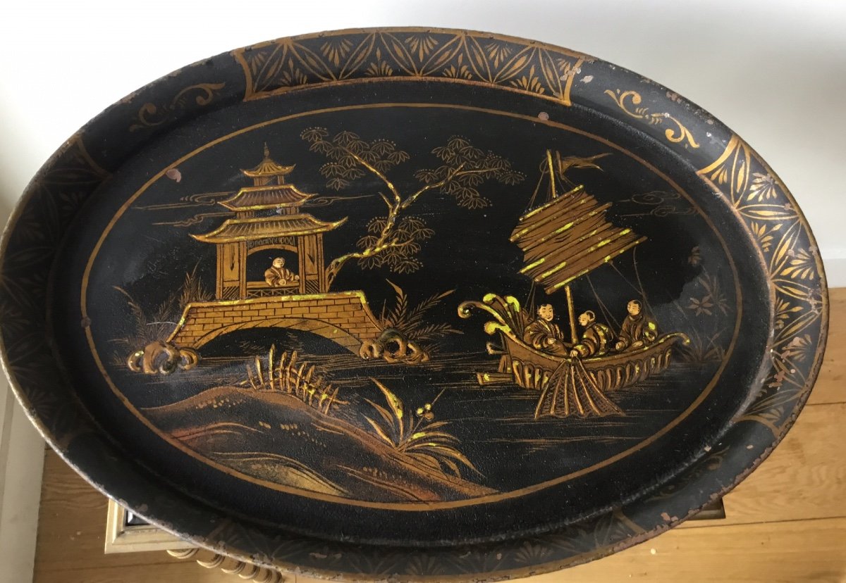 Plateau Ovale En Tôle Décor Au Chinois