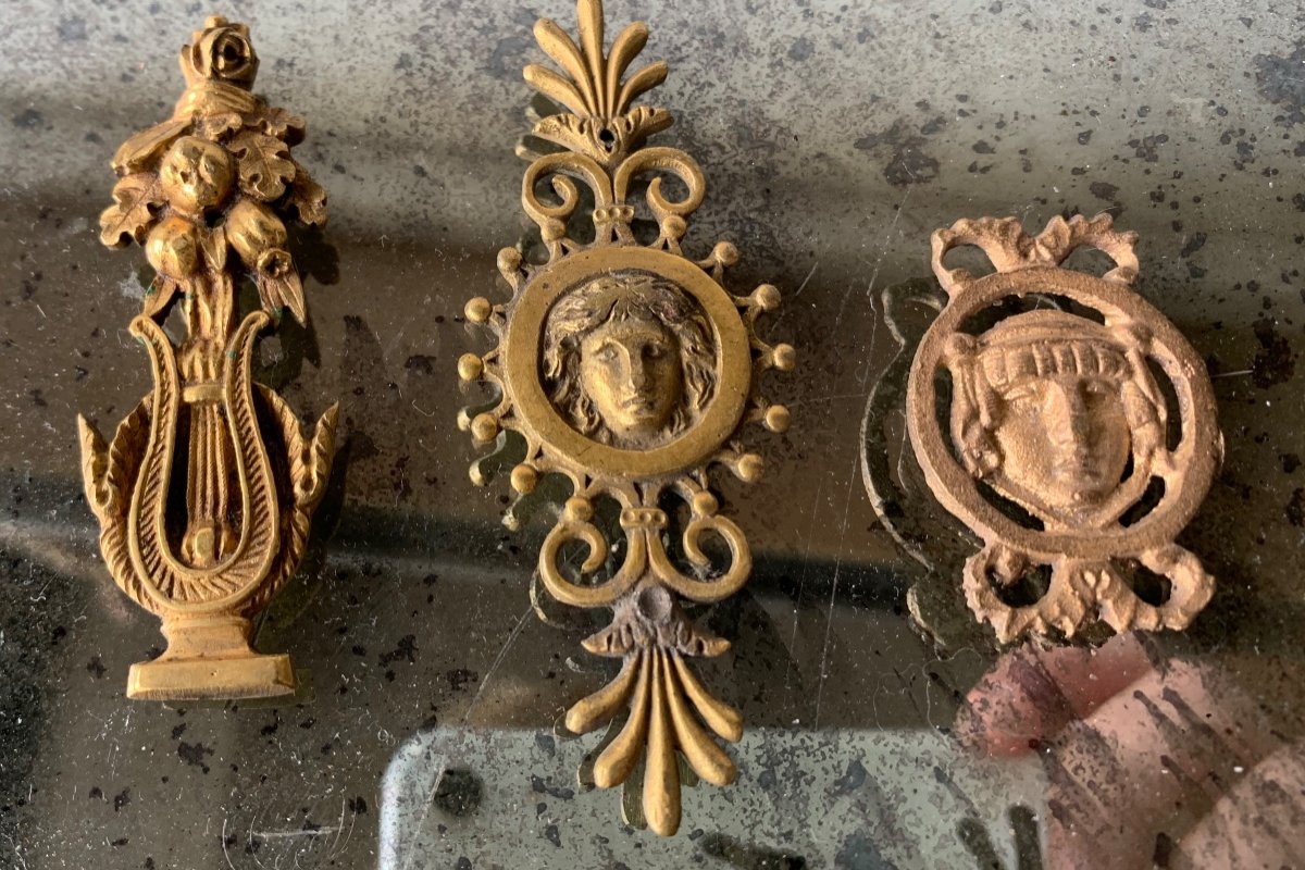 The Three Small Bronze Furnishing Decors In Gilt Bronze-photo-2