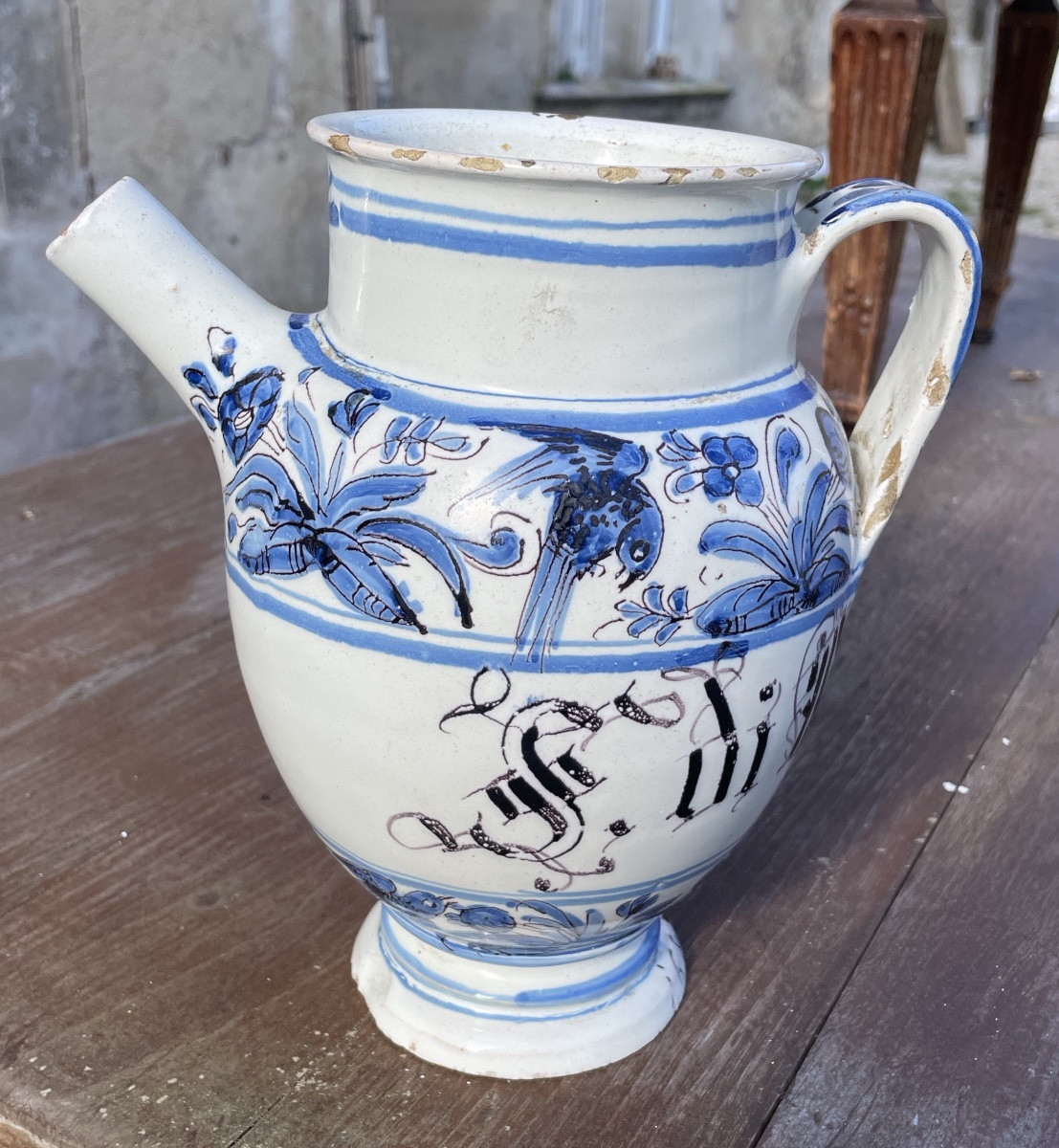 Chevrette En Faience  -  Pharmacie