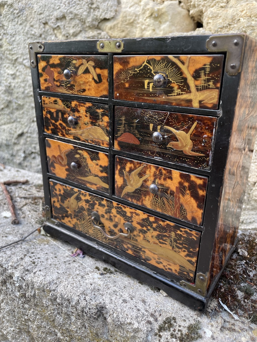 Small Japanese Cabinet With Tortoiseshell Decor -photo-1