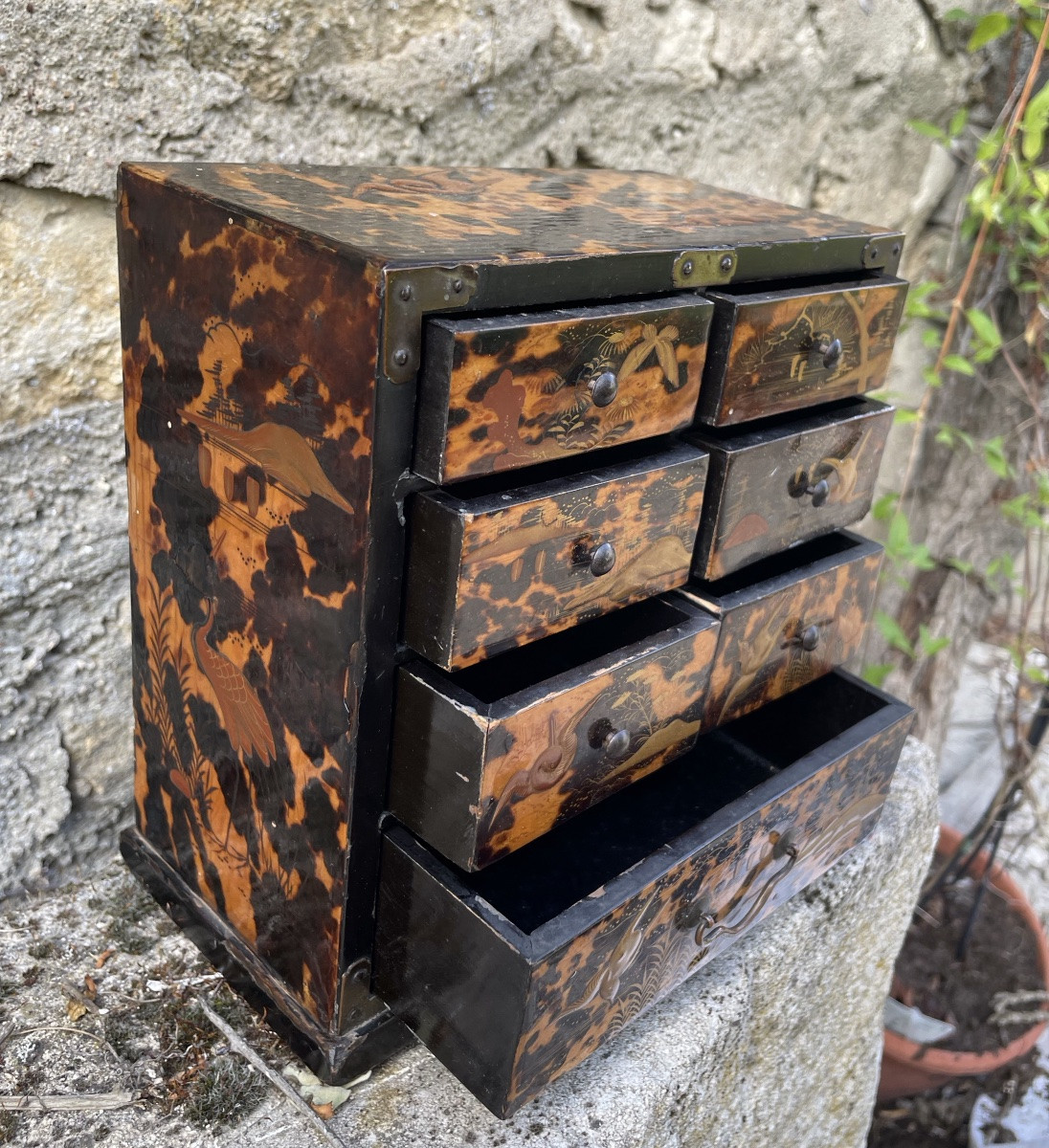 Small Japanese Cabinet With Tortoiseshell Decor -photo-5