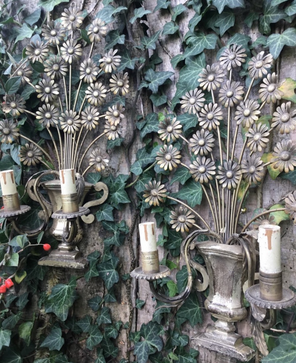 Pair Of Silver Wall Lights With Bouquets Of Daisies-photo-4
