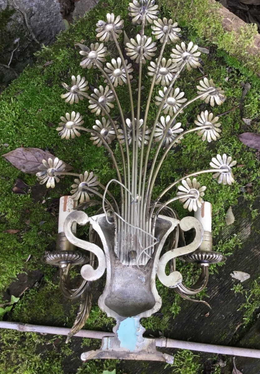 Pair Of Silver Wall Lights With Bouquets Of Daisies-photo-6