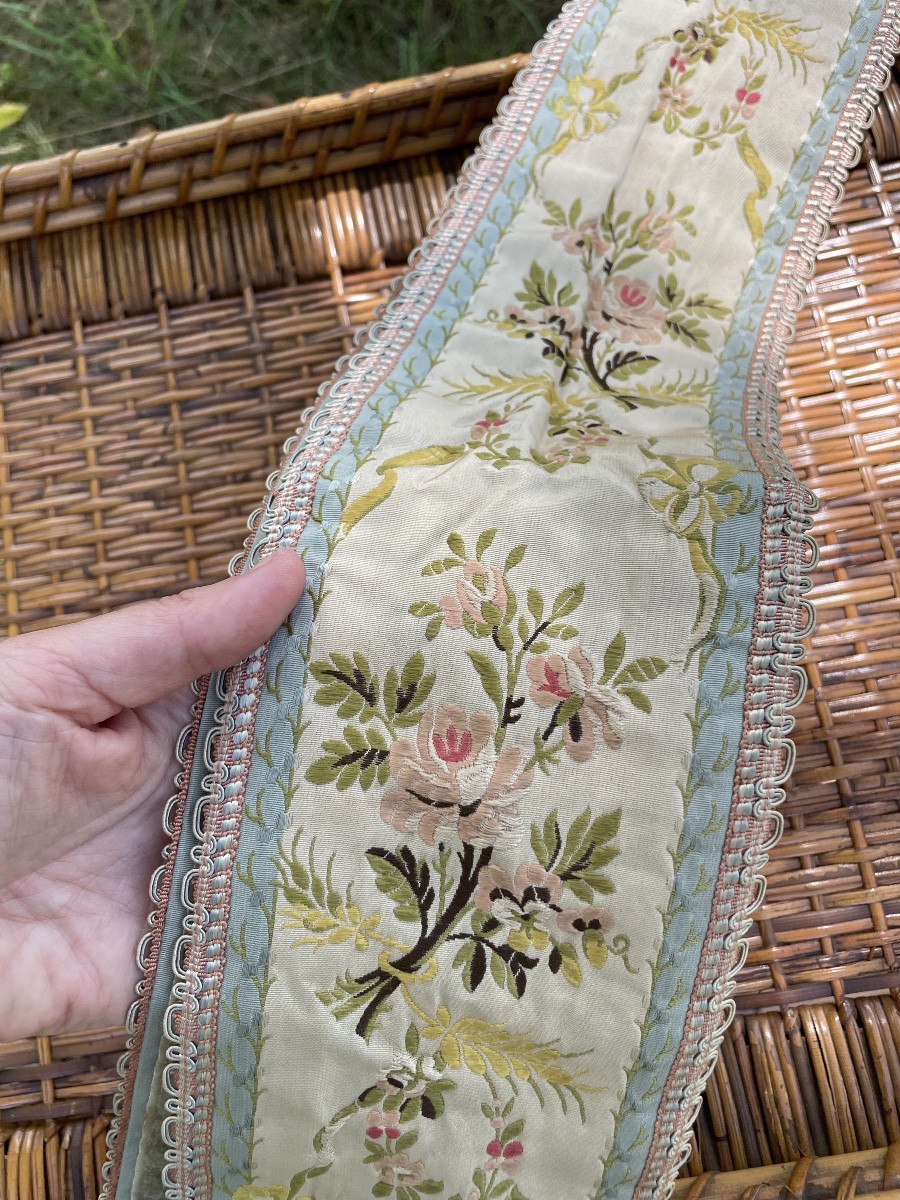 Large Braid Embroidered With Flowers -photo-6
