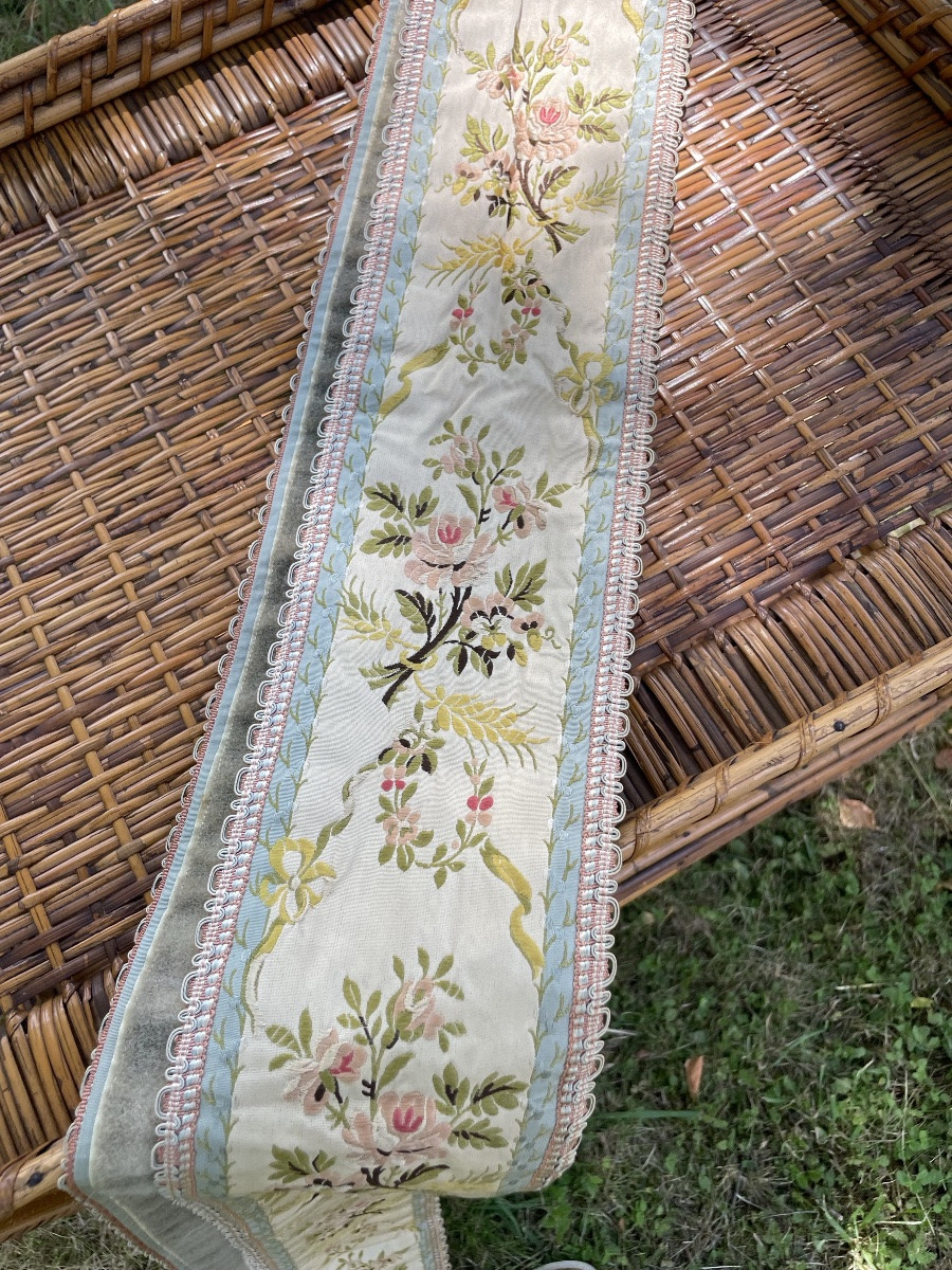 Large Braid Embroidered With Flowers -photo-8