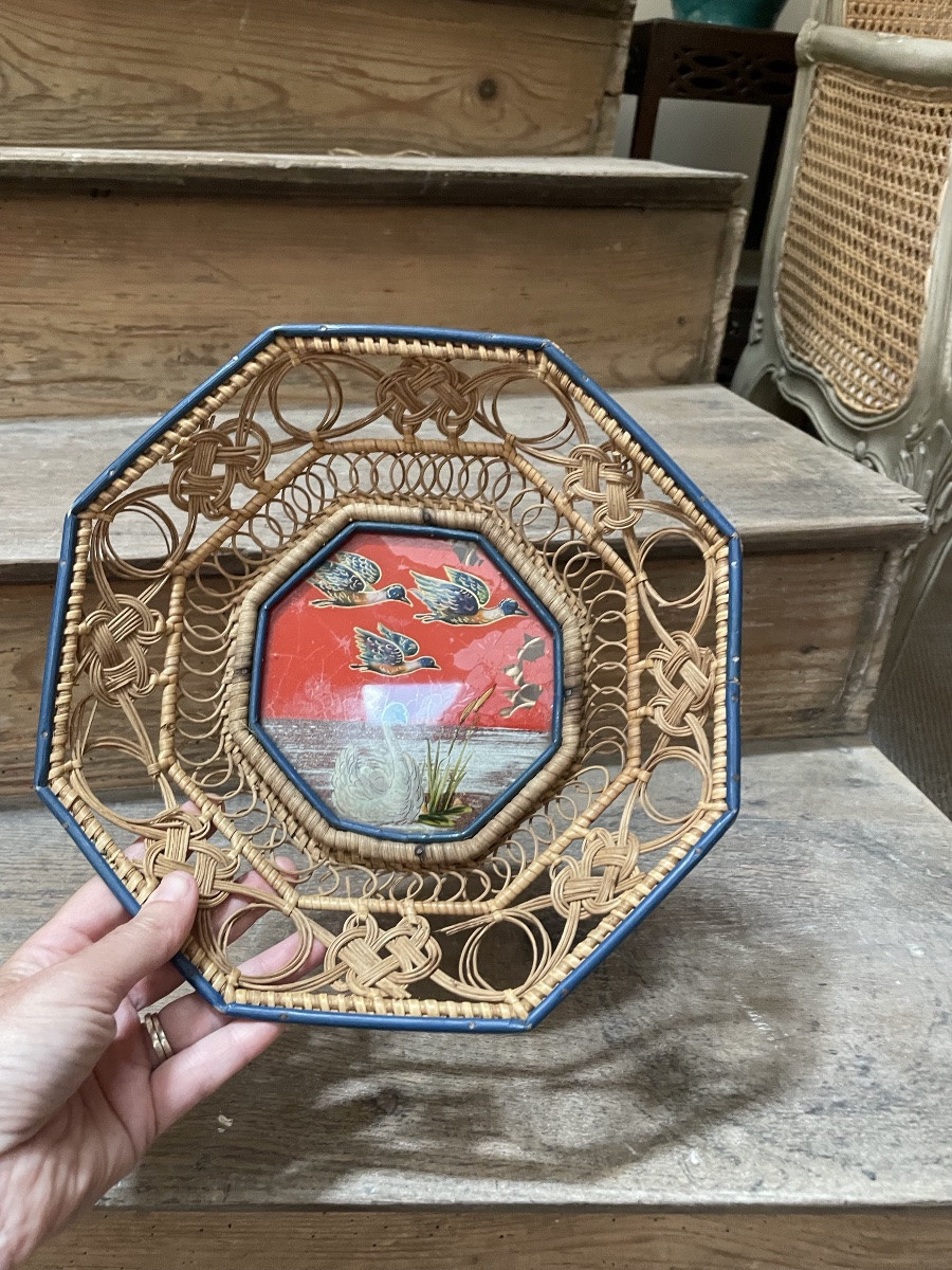 Small Openwork Basket With Painted Decoration -photo-1