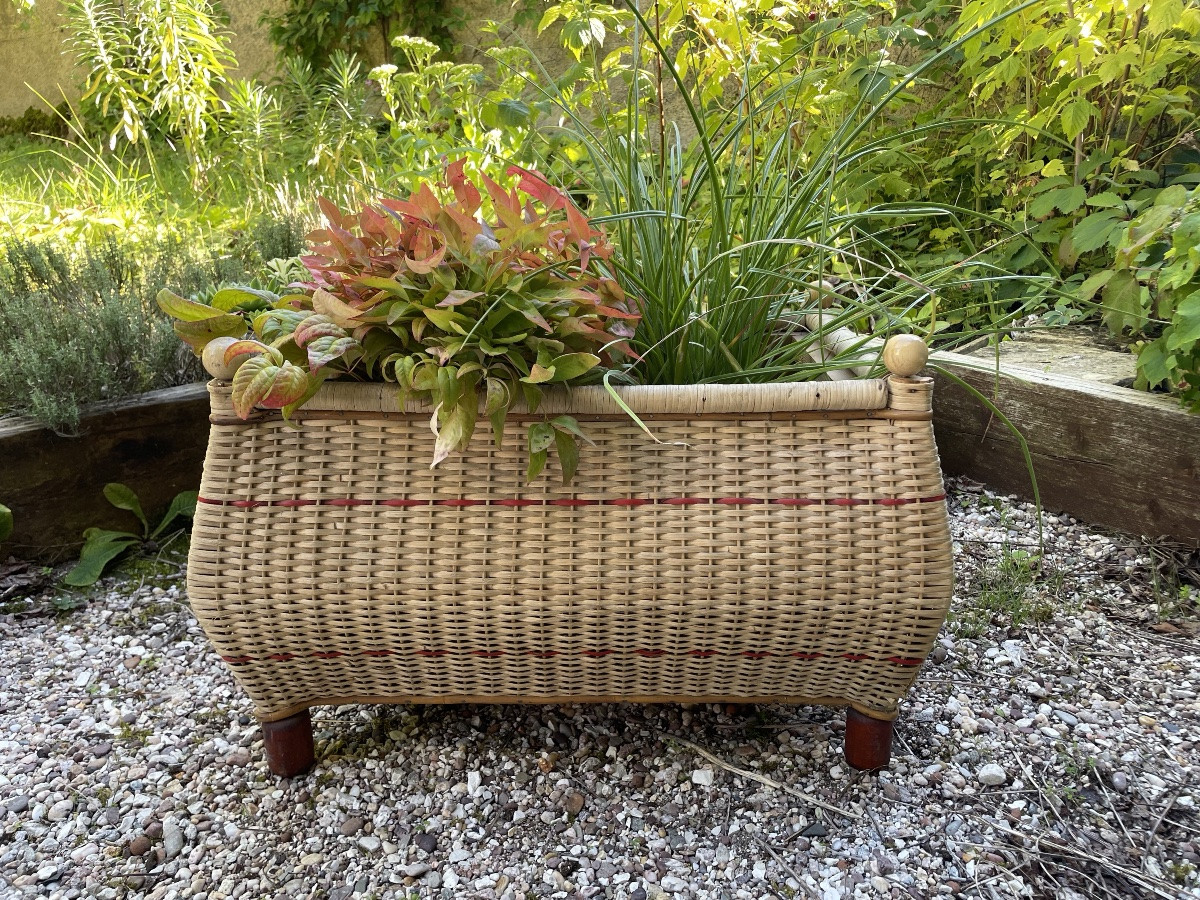 Beautiful Woven Wicker Planter-photo-2