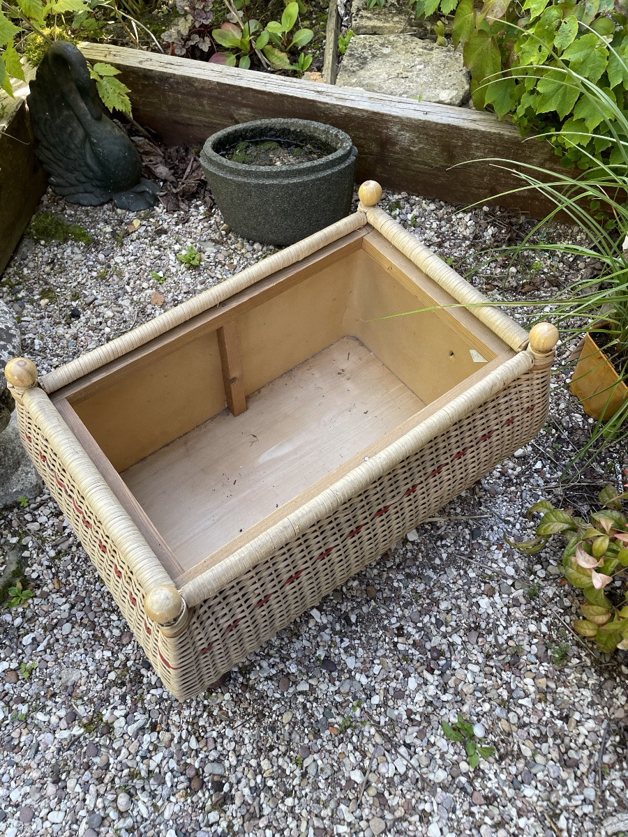Beautiful Woven Wicker Planter-photo-2