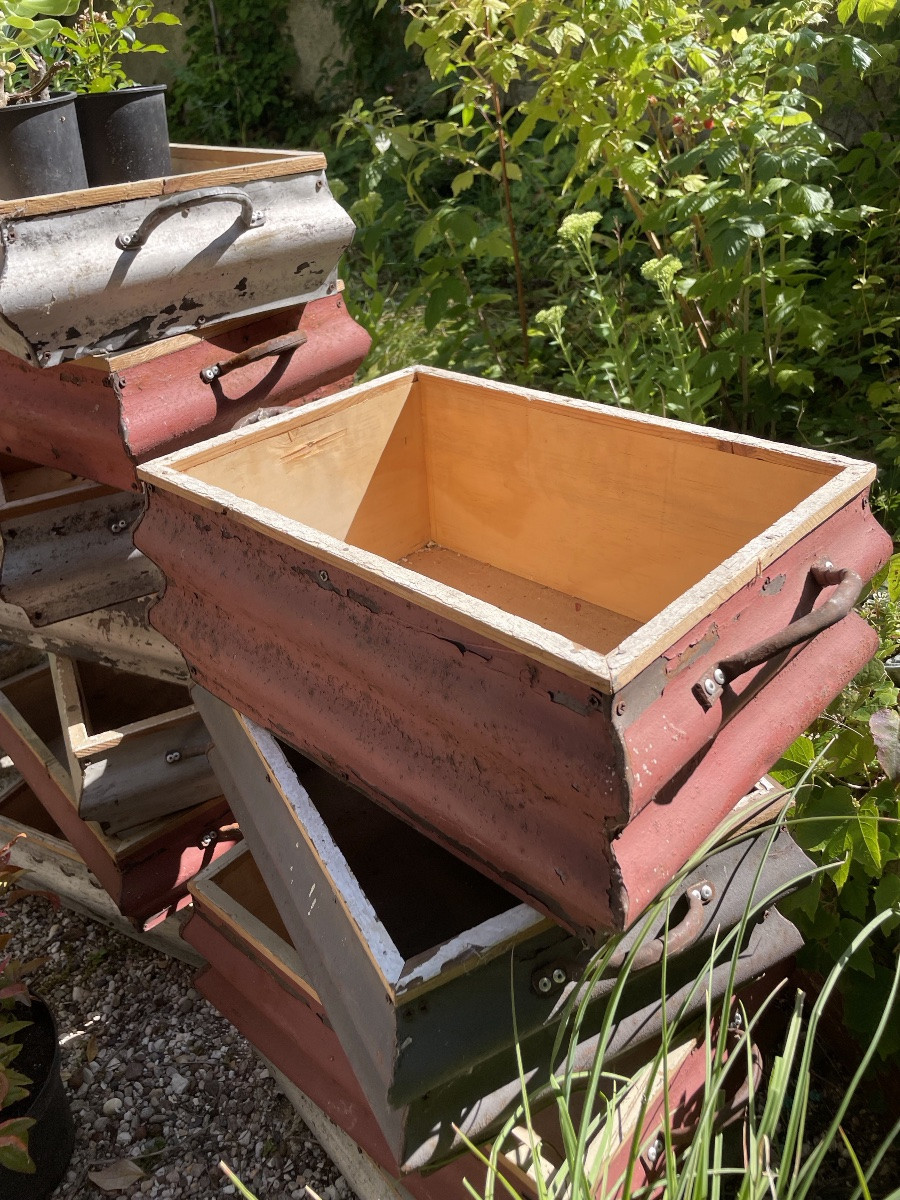 The Low Sheet Metal And Wood Planter, Folk Art -photo-4