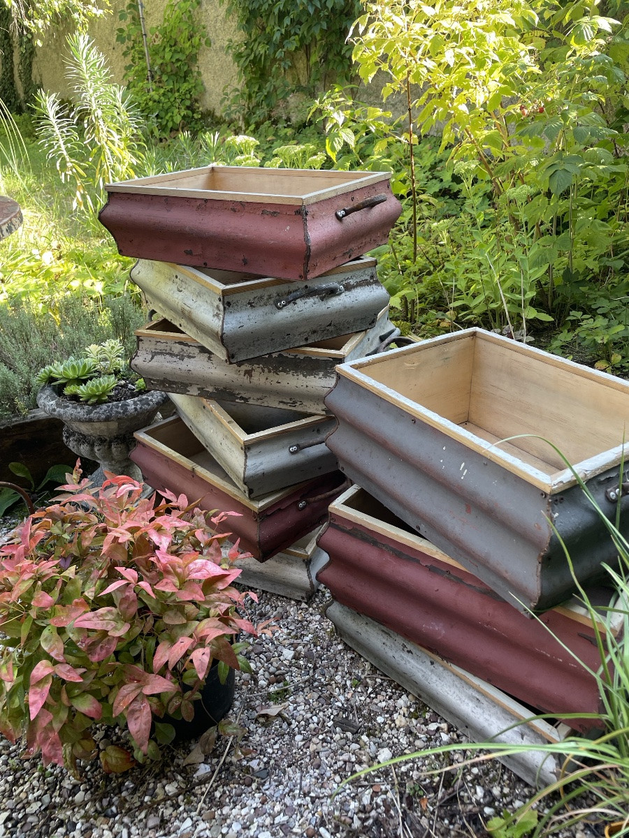 The Low Sheet Metal And Wood Planter, Folk Art -photo-5