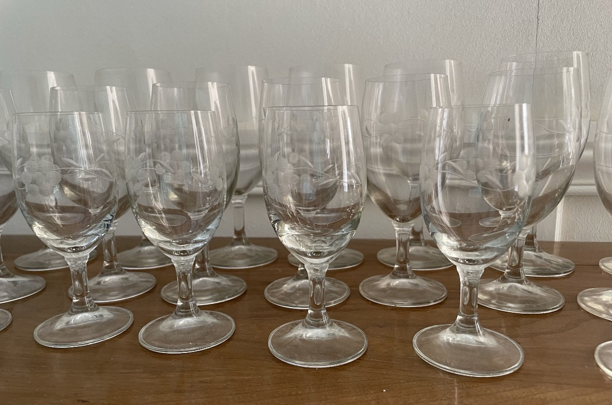 27 Cristal Glasses 