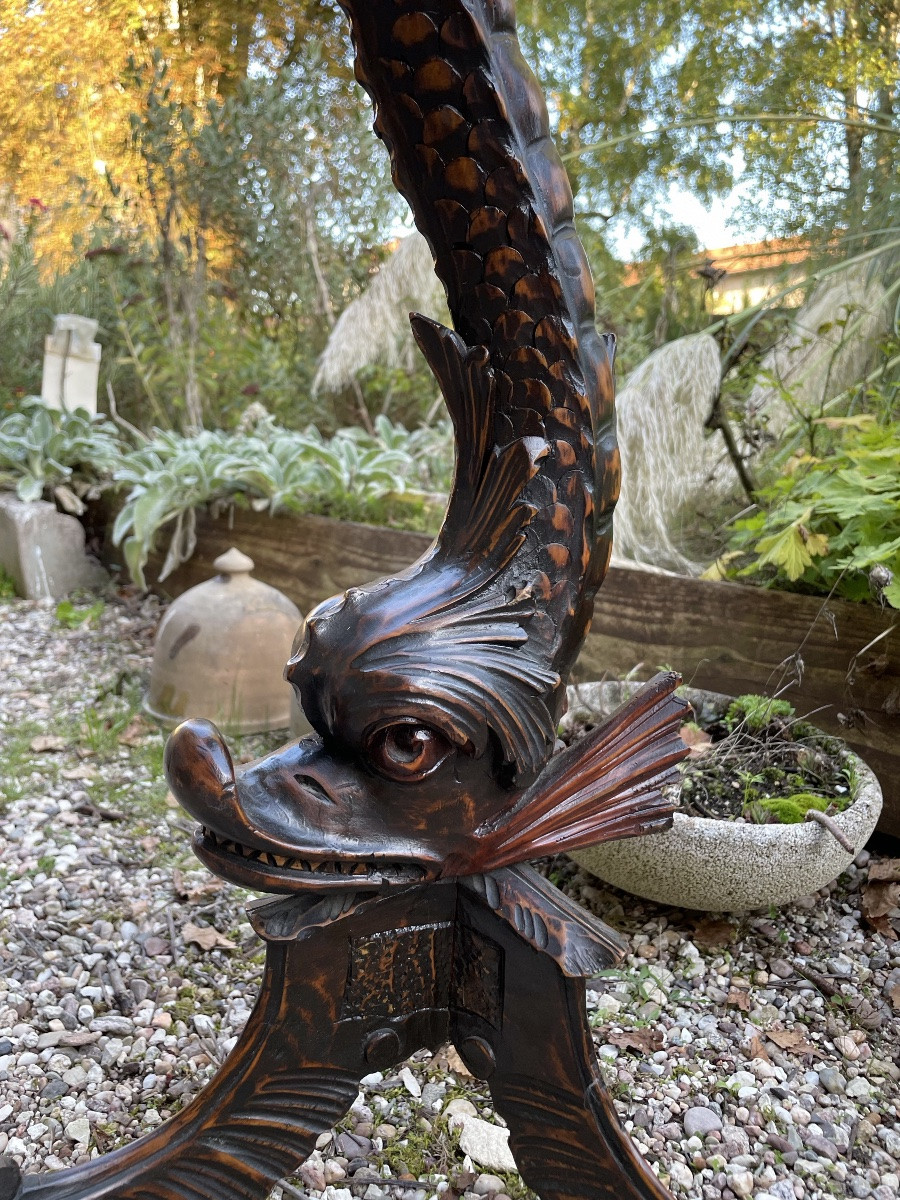 Selette en bois sculpté de la forêt Noire au Dauphin -photo-1