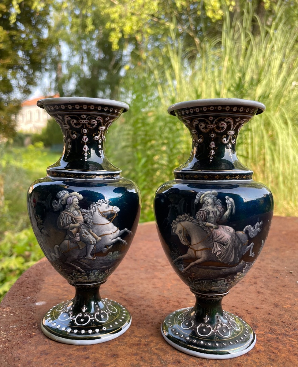 The Pair Of Small Enamelled Vases With Renaissance Decor -photo-2