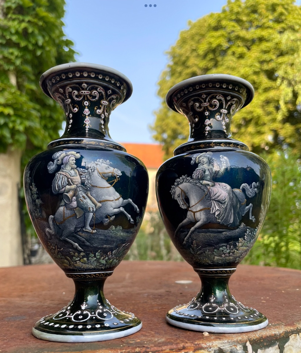 The Pair Of Small Enamelled Vases With Renaissance Decor -photo-3