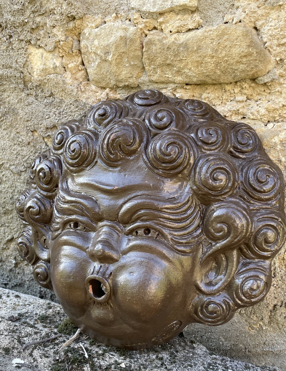 Important masque de fontaine terracotta 