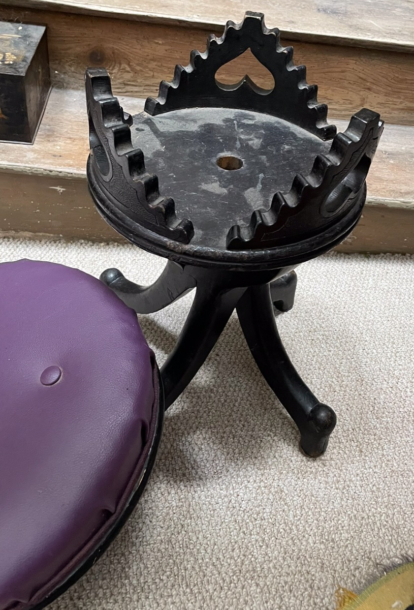 Tabouret de pianiste ajouré de motif en cœur, Napoléon III -photo-4