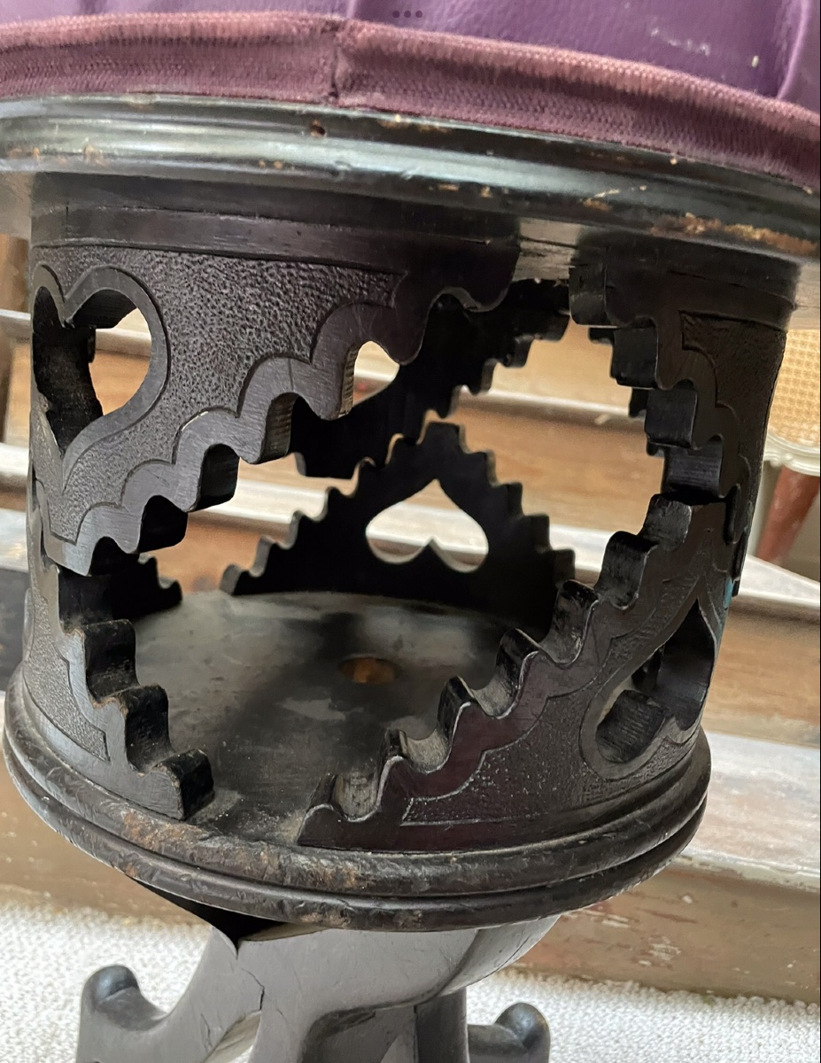 Tabouret de pianiste ajouré de motif en cœur, Napoléon III -photo-2