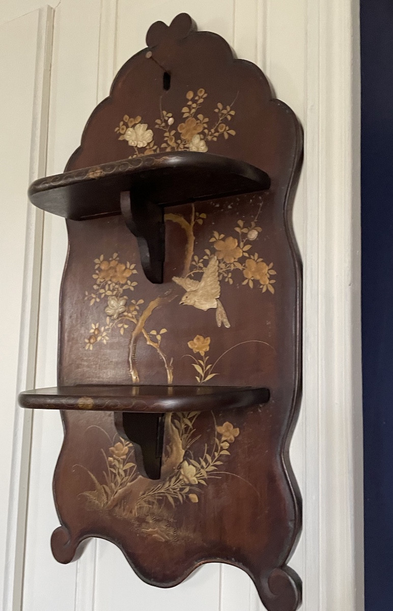 Étagère murale laquée chinoisante dlg de Viardot 