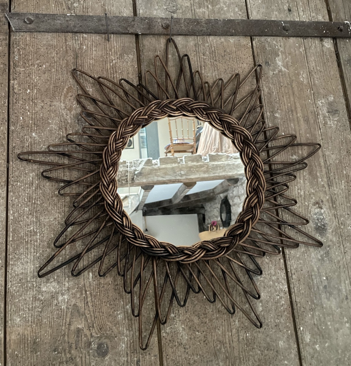 Miroir Soleil en osier tressé des années 50