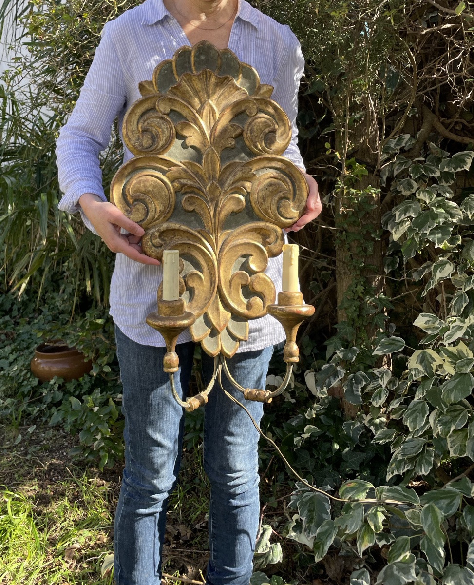 La paire de grandes appliques lumineuses en bois doré 68 cm -photo-4