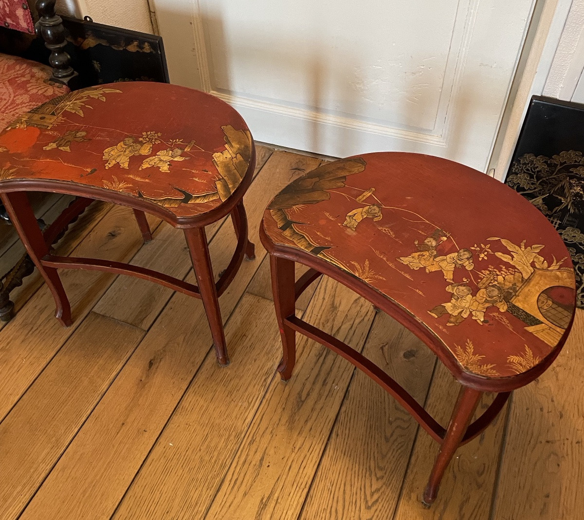 The Pair Of Chinese Lacquered Side Tables -photo-2
